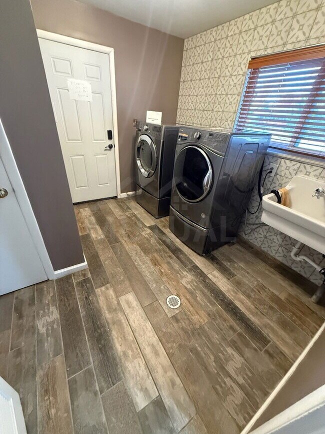 Building Photo - 26264 Greythorne Trail