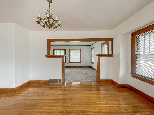 Building Photo - 1255 S 25th St