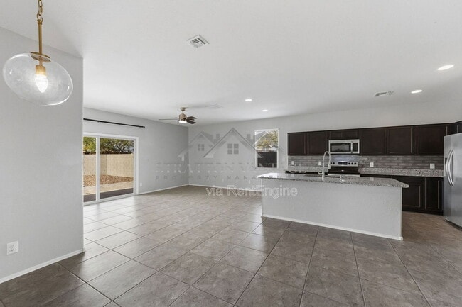 Building Photo - 17878 N Pietra Rd