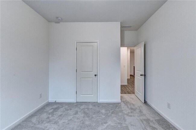 Building Photo - 477 Danville Ave