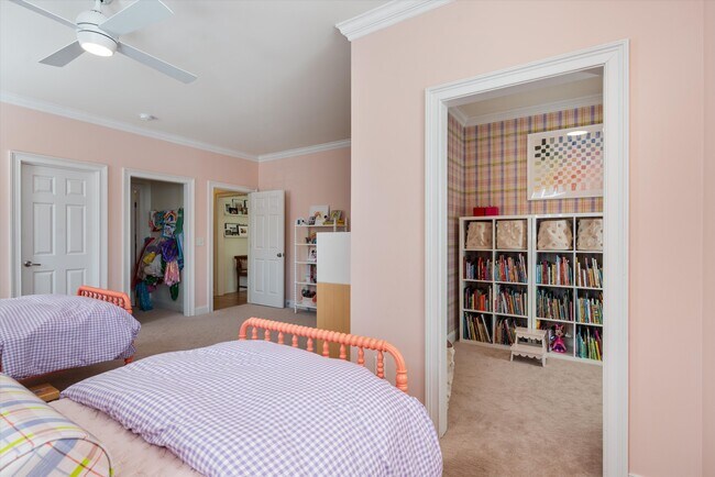 Building Photo - 517 Pearre Springs Way