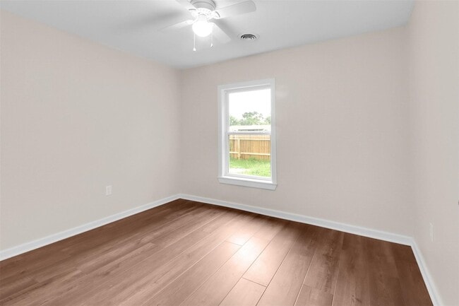 Building Photo - 1606 W Humble St
