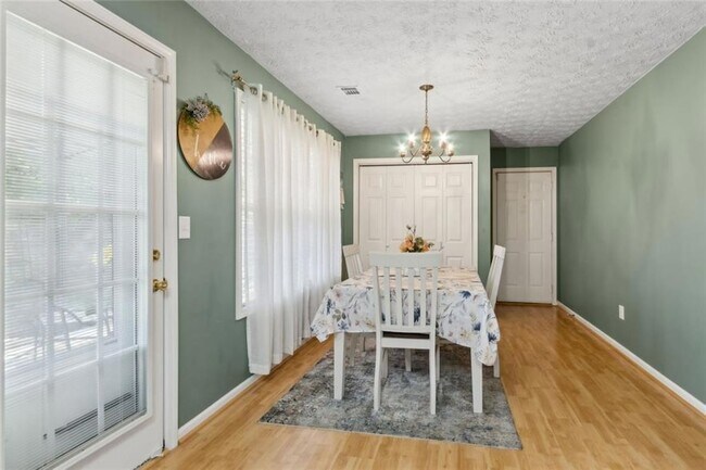 Building Photo - 436 Shenandoah Ct