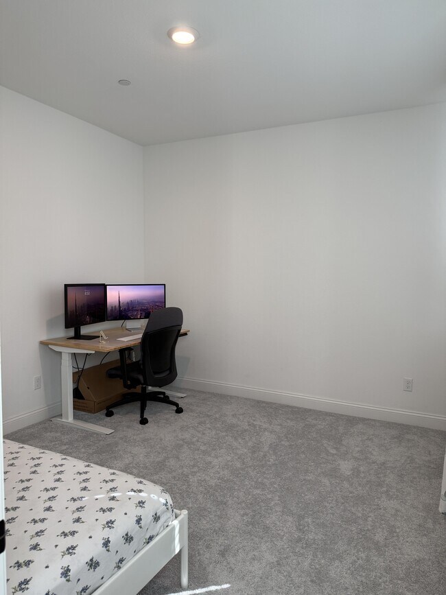 Building Photo - 8160 Rose Quartz Cir