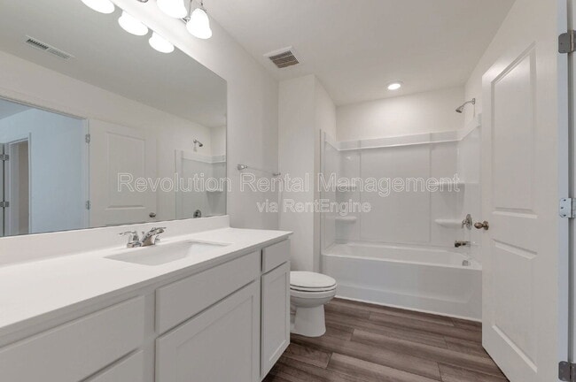 Building Photo - 205 Fenchurch Wy