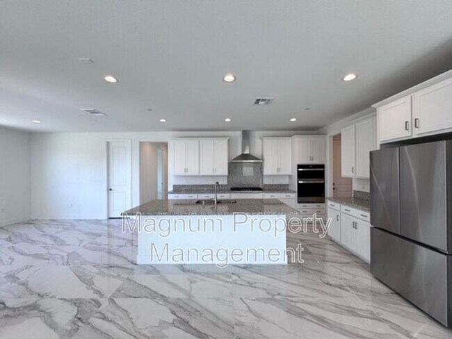 Building Photo - 25061 River Peak Dr