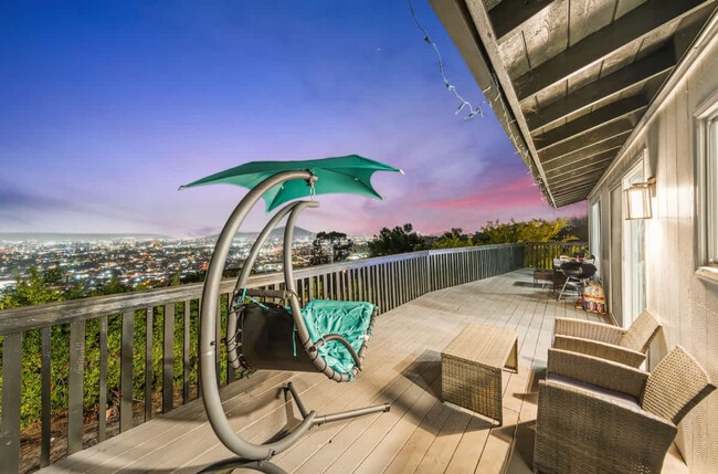 Building Photo - 5048 Bluff Pl