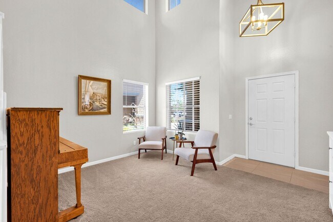 Building Photo - Stylish Home with Loft, Den, Great Room & ...