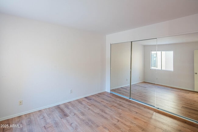 Building Photo - 4850 E Desert Cove Ave