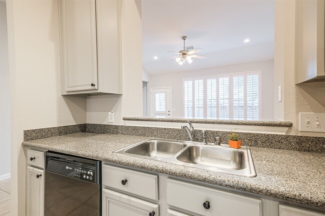 Building Photo - 9718 Catalina Leaf Ln