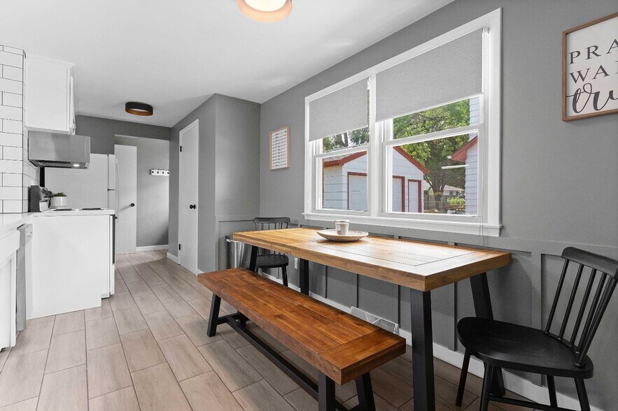 Building Photo - 1446 Pilgrim St