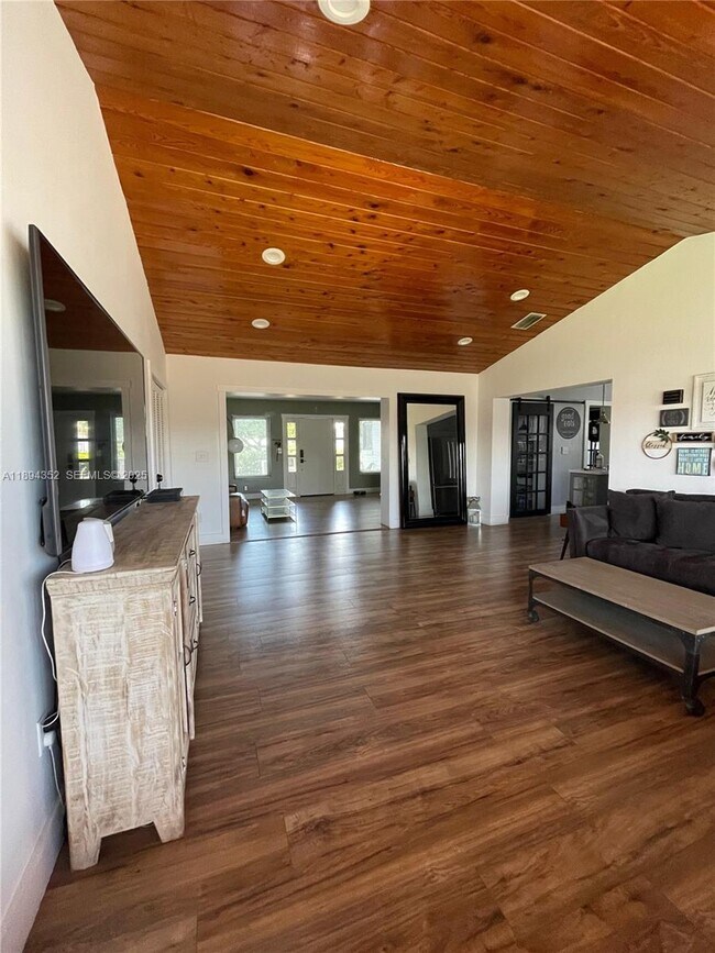 Building Photo - 8301 SW 27th Terrace