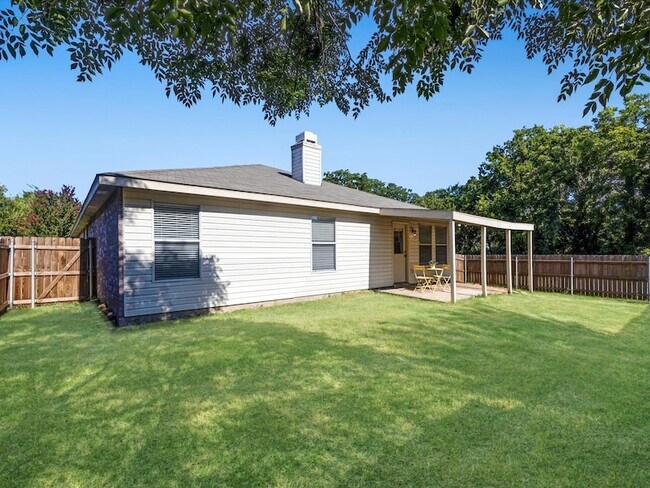 Building Photo - 8212 Canoe Ridge Ln