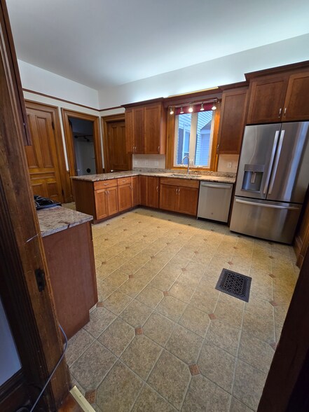 Primary Photo - 281 Pembroke St