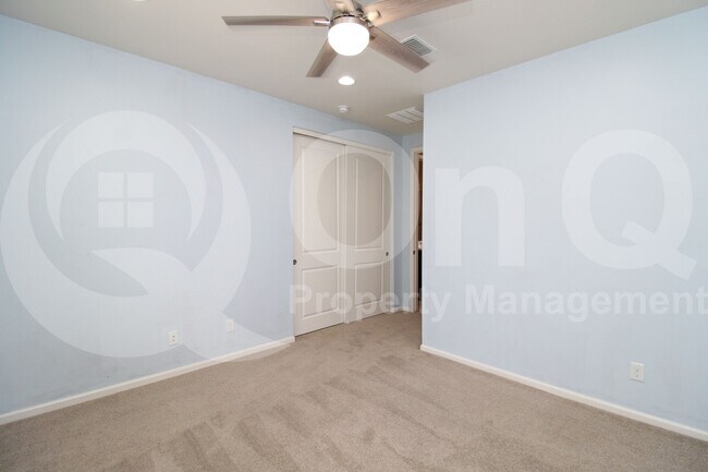 Building Photo - 3080 S Jasmine Dr