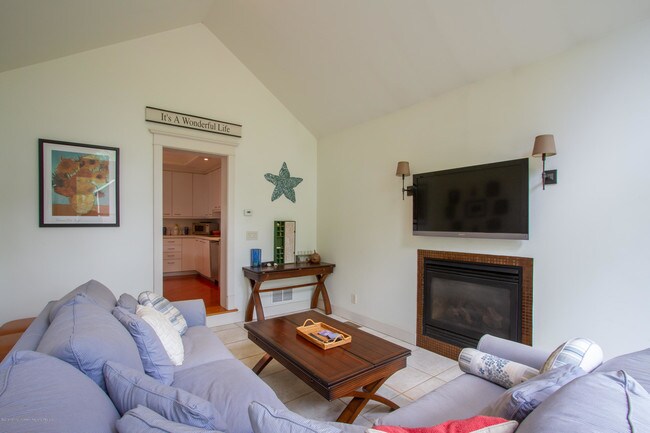 Building Photo - 905 Broad St