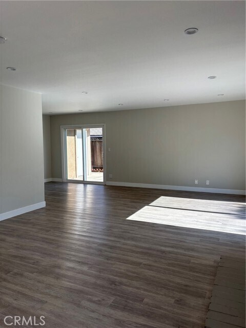 Building Photo - 136 N Lohrum Ln