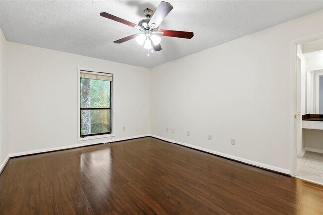 Building Photo - 5137 Roswell Rd NE