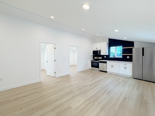 Building Photo - 4461 Farquhar Ave