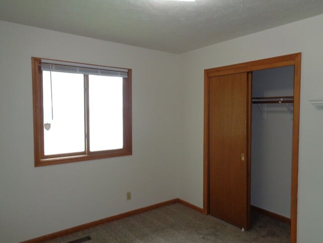 Building Photo - Spacious 3-Bedroom Home with Fenced Yard –...