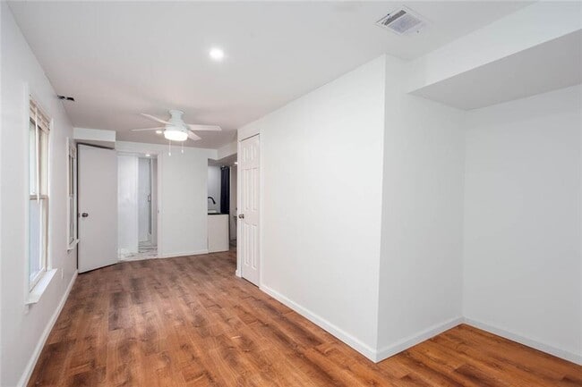 Building Photo - 512 Fieldwood Dr NW