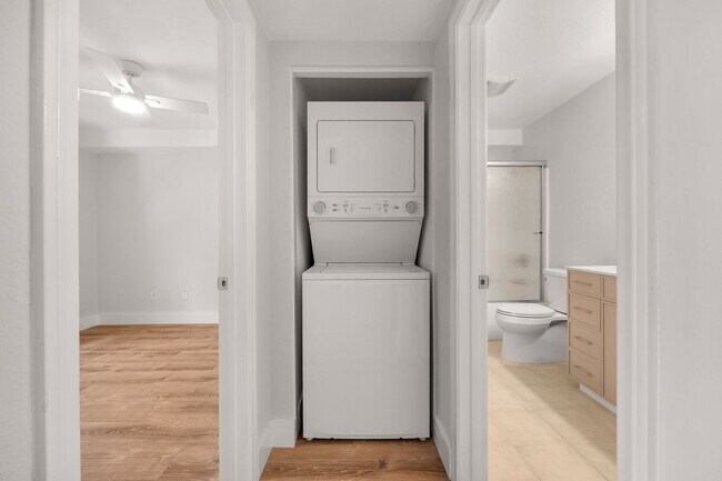 Building Photo - Fully Renovated 2-Bedroom Condo - Everything is NEW!