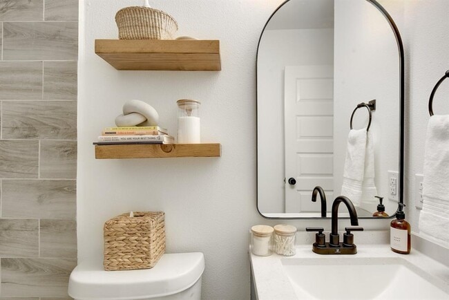 Building Photo - 2901 Glen Rae St