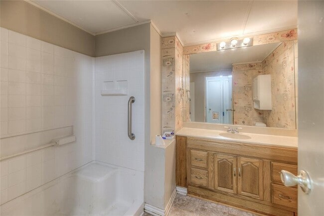 Building Photo - 330 Oak Tree Dr
