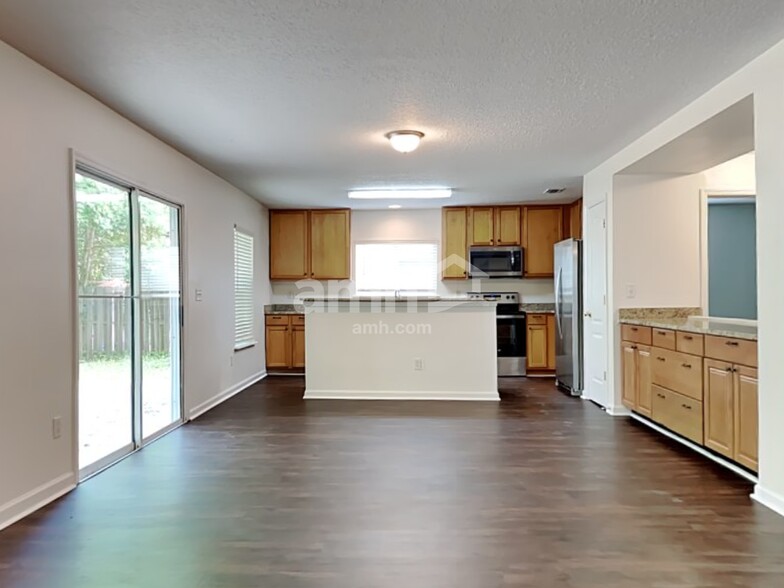Building Photo - 880 Collinswood Dr