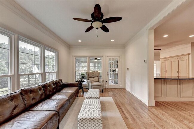 Building Photo - 2611 Briers N Dr