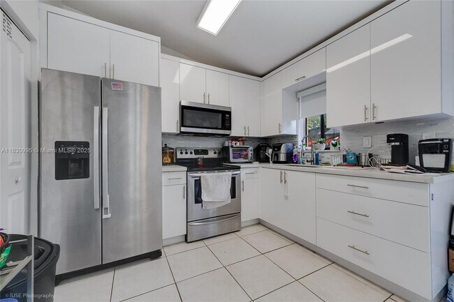 Building Photo - 13963 SW 280th Terrace