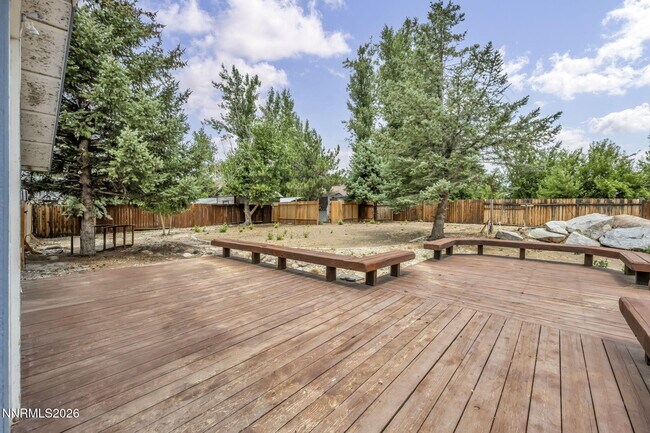 Building Photo - 17575 Parrot Dr