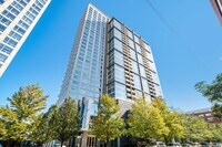 Building Photo - 1901 S Calumet Ave