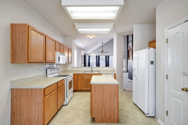 Building Photo - ARBOR AT SONOMA RANCH