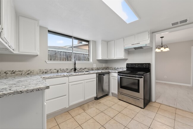 Building Photo - 10510 Overview Dr