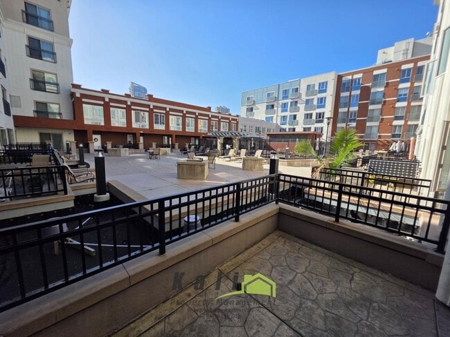 Building Photo - 450 J St