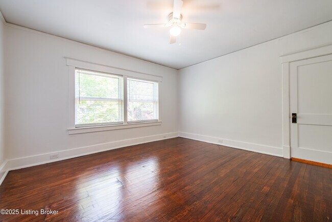 Building Photo - 1604 Edgeland Ave