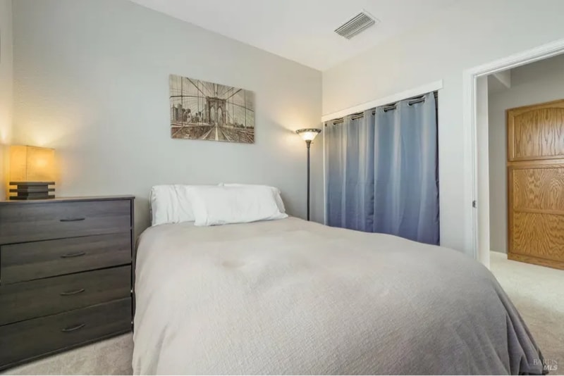 Building Photo - 1716 Newark Ln