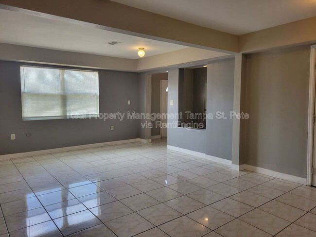 Building Photo - 4519 N Habana Ave