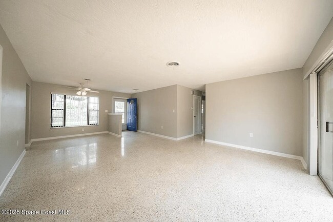 Building Photo - 319 Coral Reef Dr