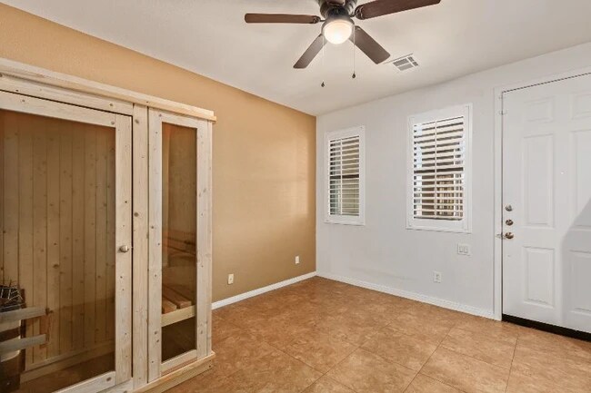 Building Photo - 123 N Washington St