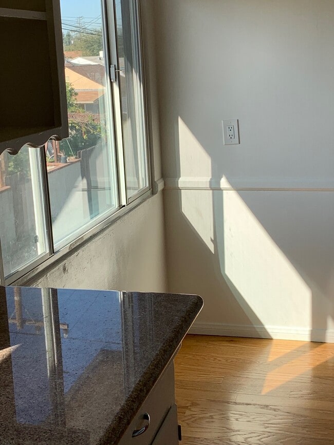 Kitchen eating area - 204 W Fairview Ave