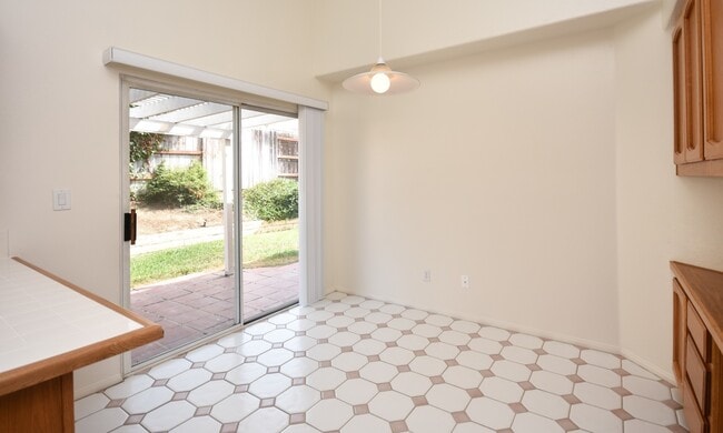 Building Photo - Beautiful 1 Story Home Walking Distance to...