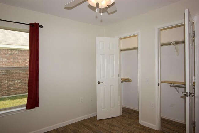 Building Photo - 7304 S Glenn St