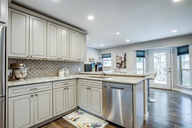 Building Photo - 4321 Dartstone Dr