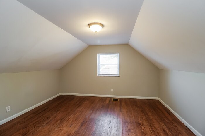 Building Photo - 5678 Karen Ave