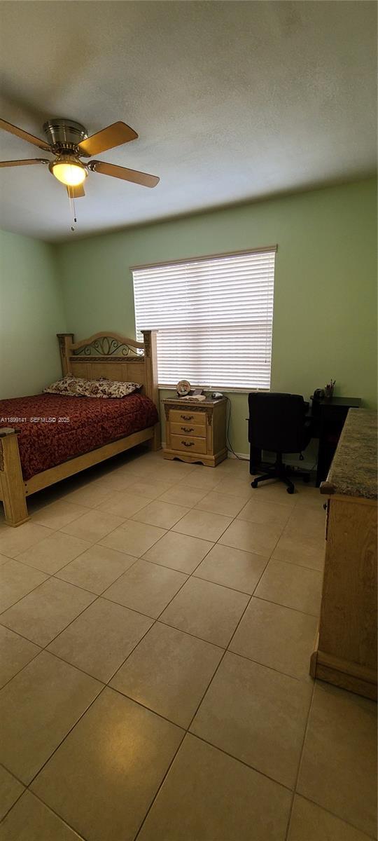 Building Photo - 971 NE 42nd Pl