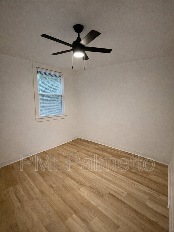 Building Photo - 2205 Harper St