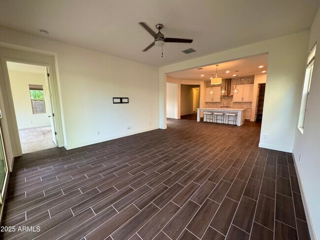 Building Photo - 4511 E Walter Way