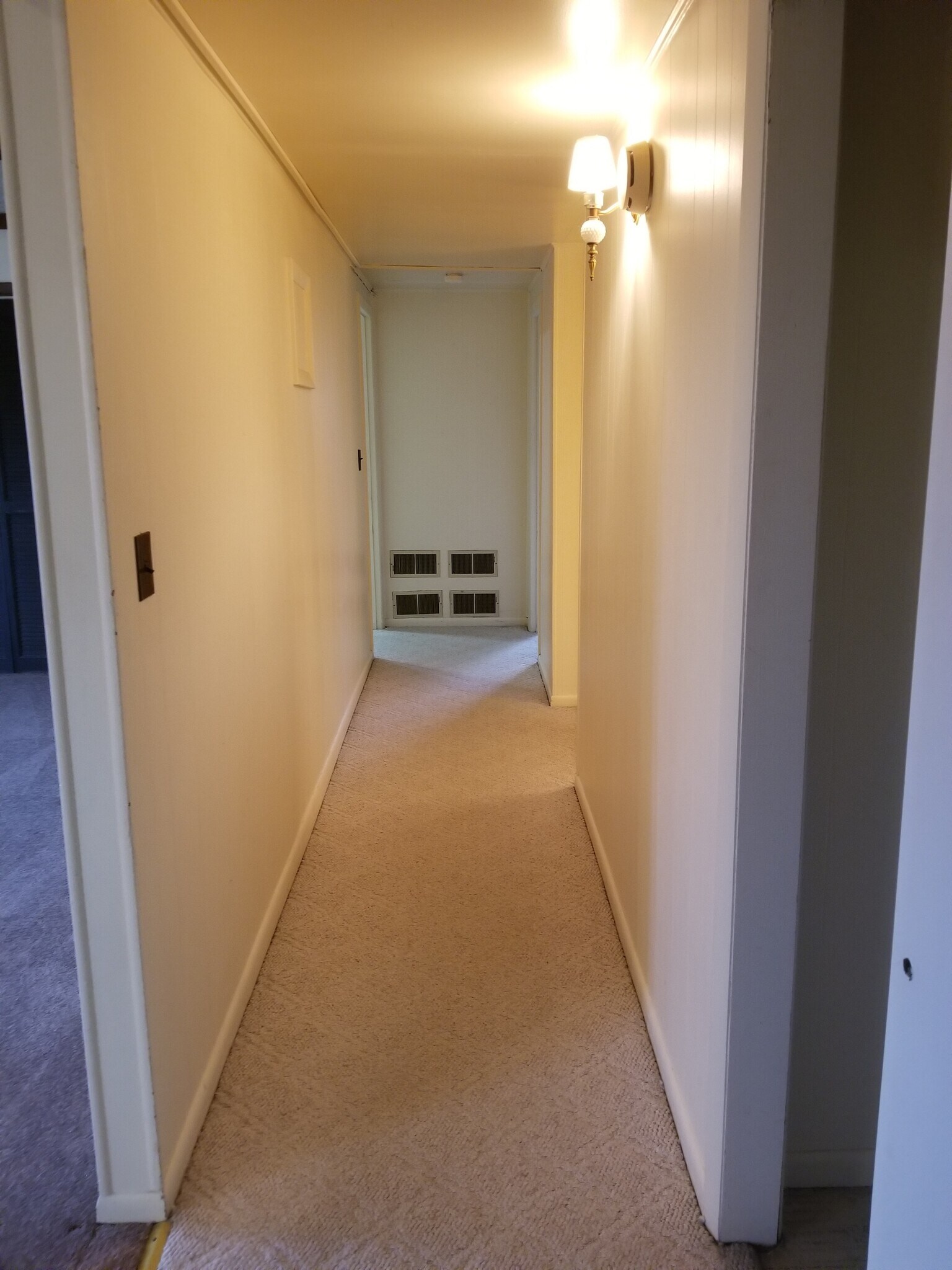 Building Photo - 2752 University Ave